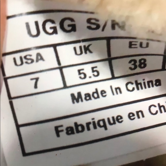 Sold UGG Australia Classic Short Leather Boots Women’s size 7 color Chestnut New - Picture 10 of 14